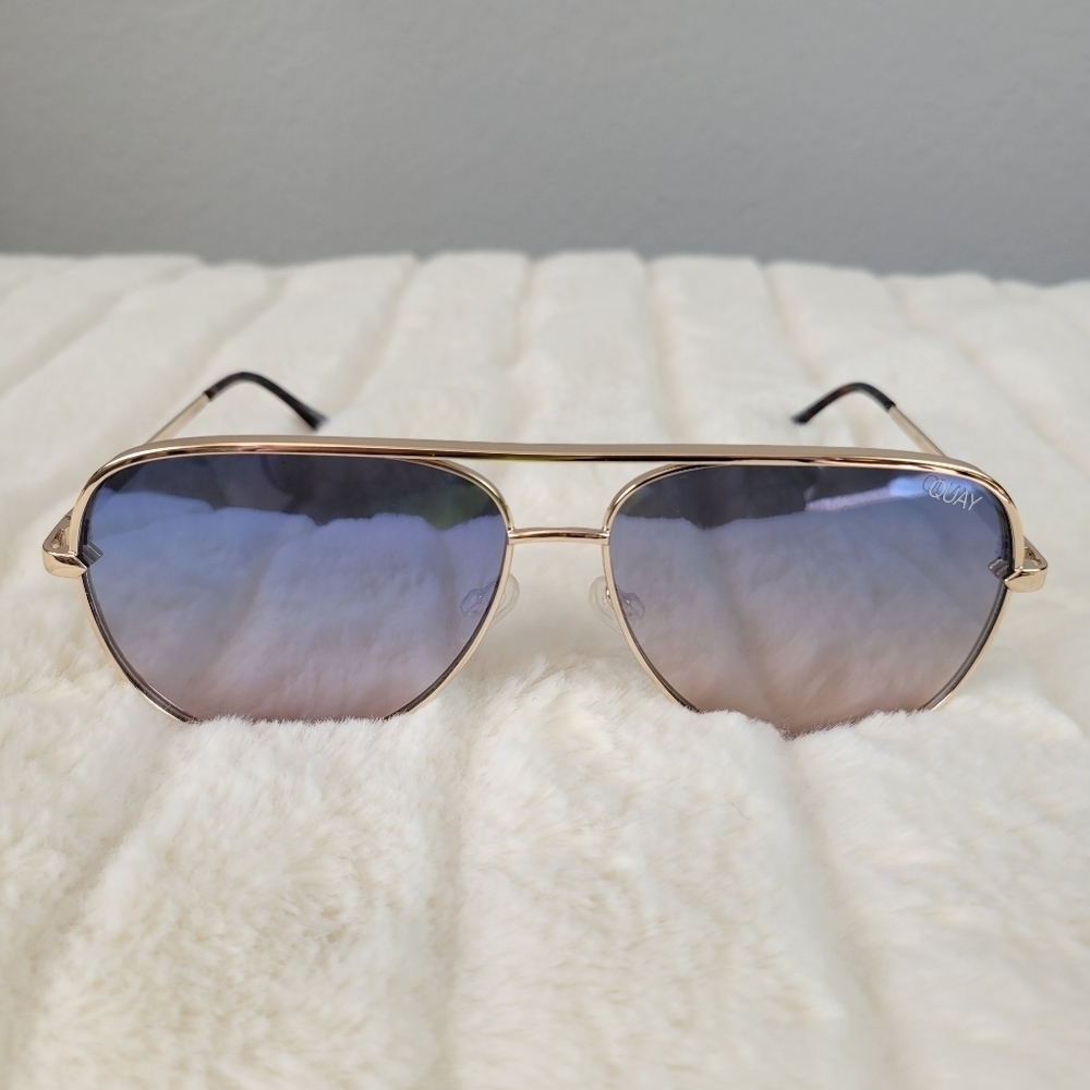 QUAY // ltd ed oversized aviators gold frames navy peach fade lenses - Picture 6 of 16